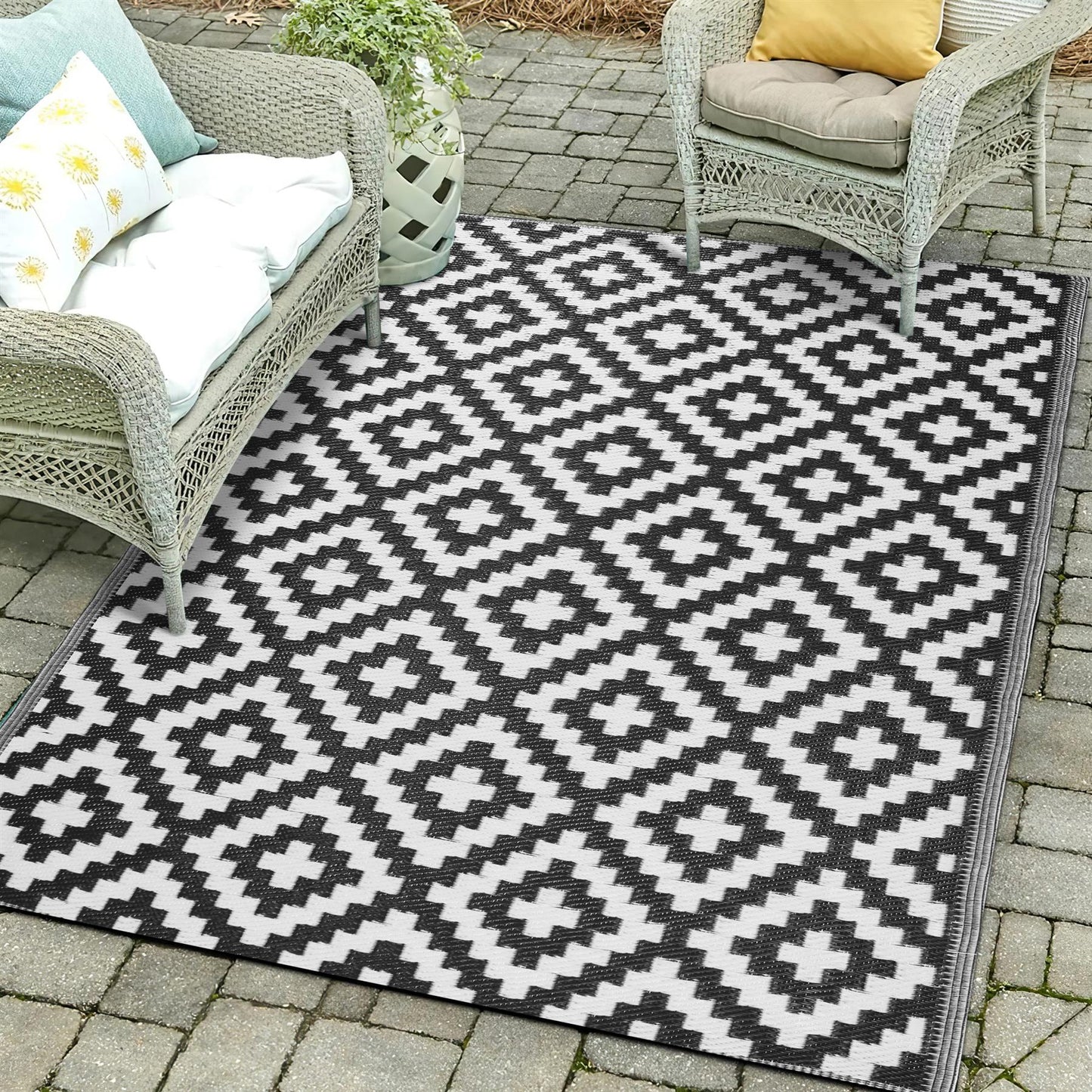 Step Outside in Style with an Outdoor Rug