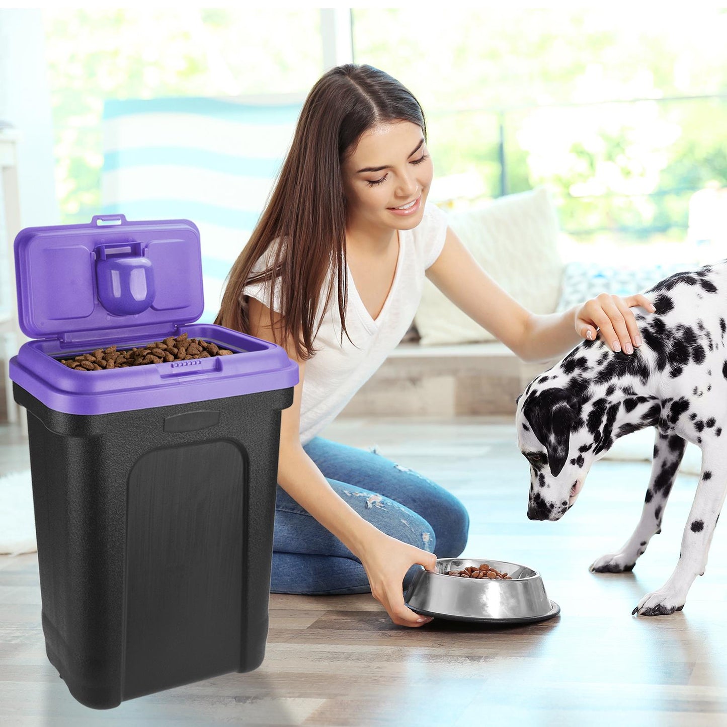 Keep Your Pet's Food Fresh with a Storage Container
