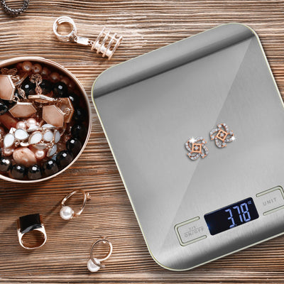 Electronic Kitchen Scale With A Pocket Lcd Display And Capacity Up To 5000G